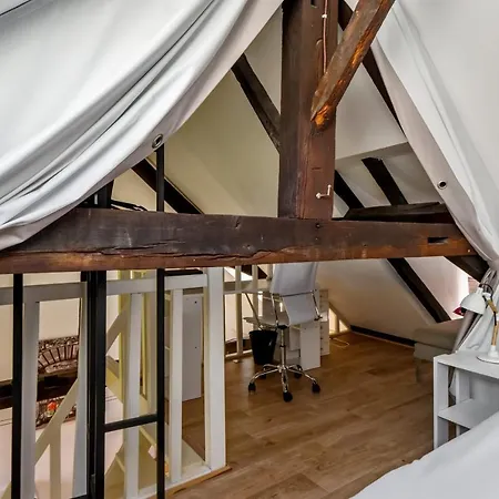 Апартаменты Superb In The Heart Of The Old - Welkeys