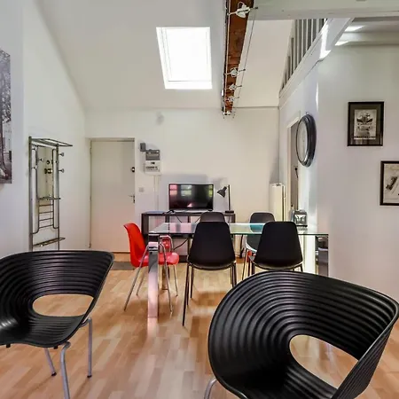 Апартаменты Superb In The Heart Of The Old - Welkeys Лилль