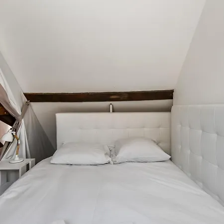 Апартаменты Superb In The Heart Of The Old - Welkeys *
